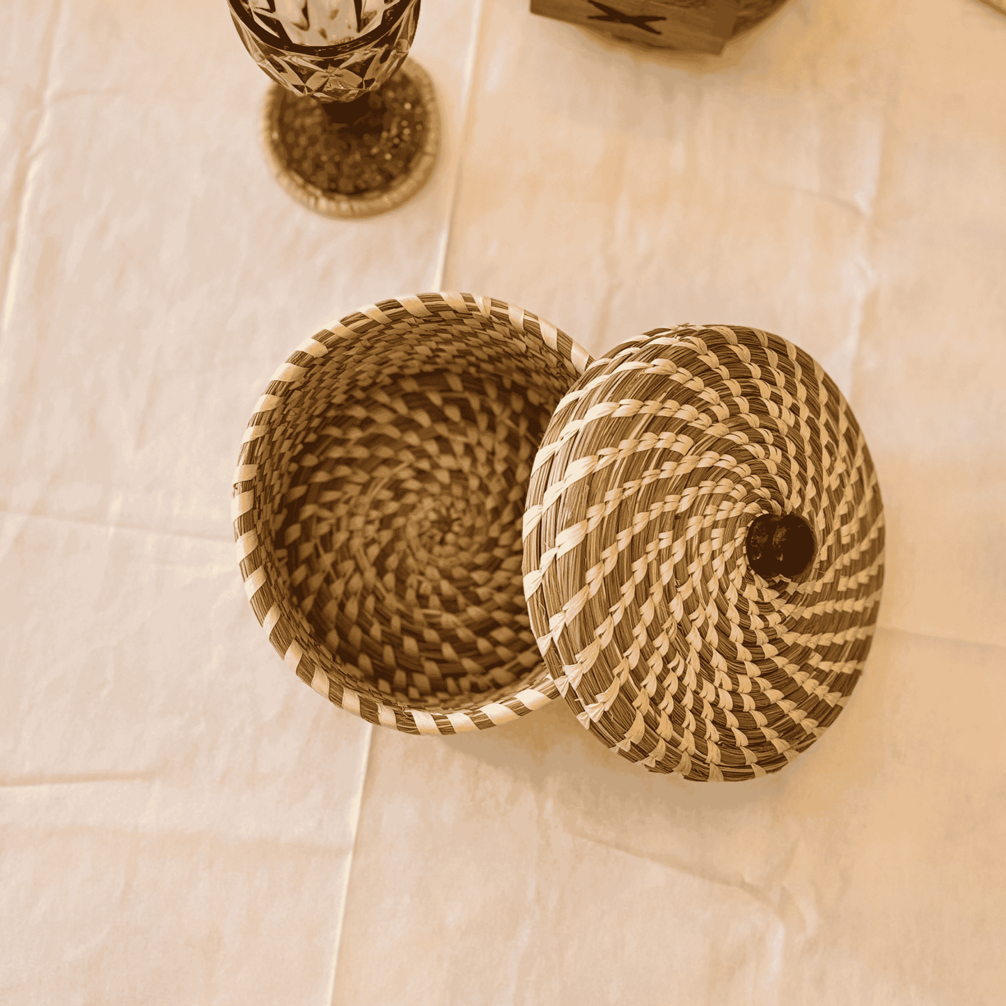 Sabai Grass Round Box| Natural | 7x4.5 inches