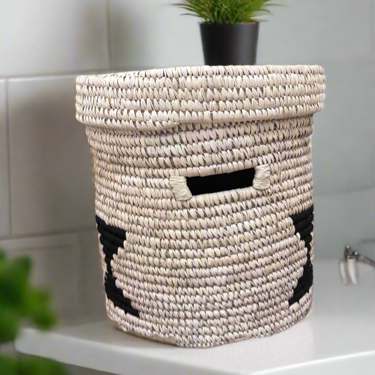 Natural Fiber Basket With Cover 10"