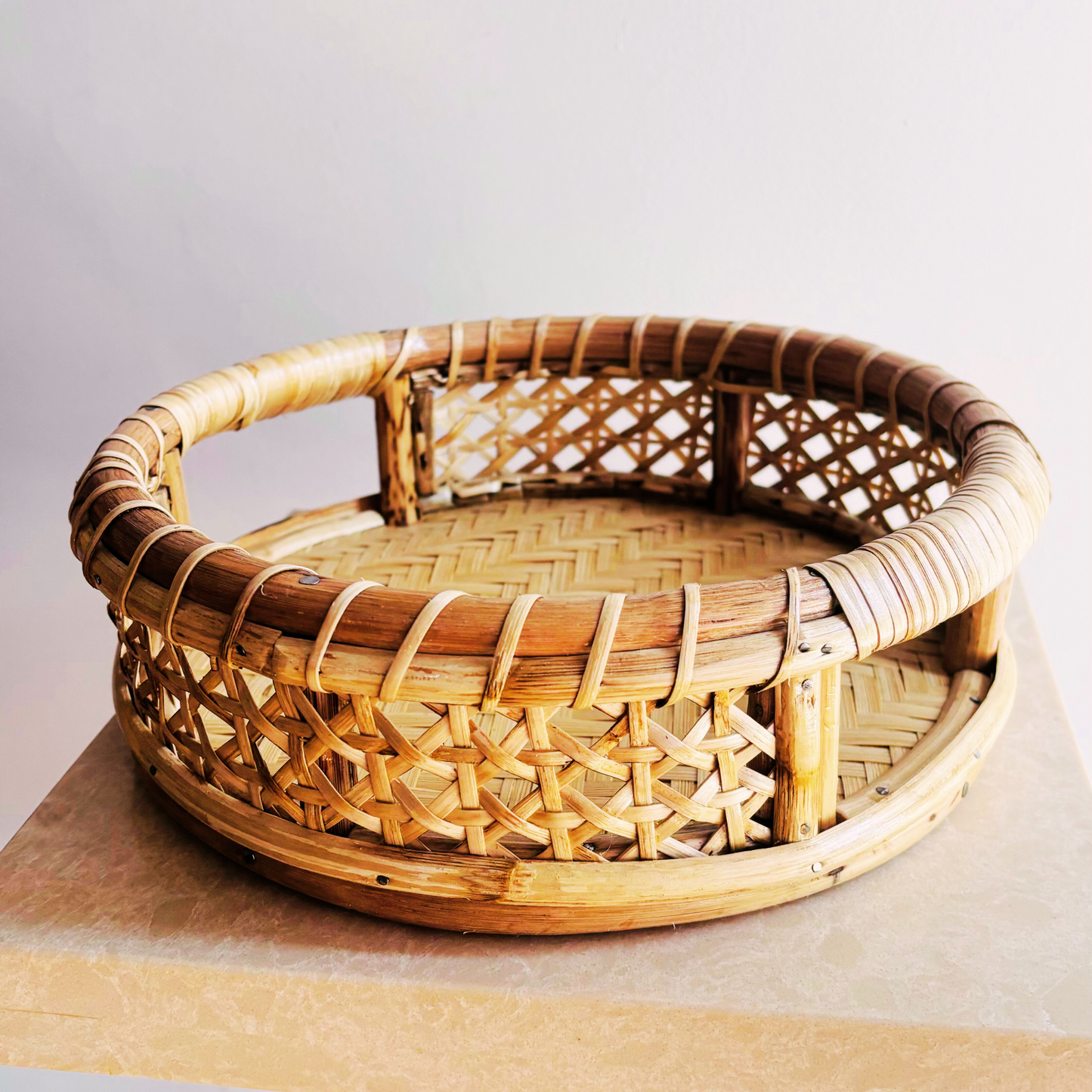 Cane Round Tray 9"x3"