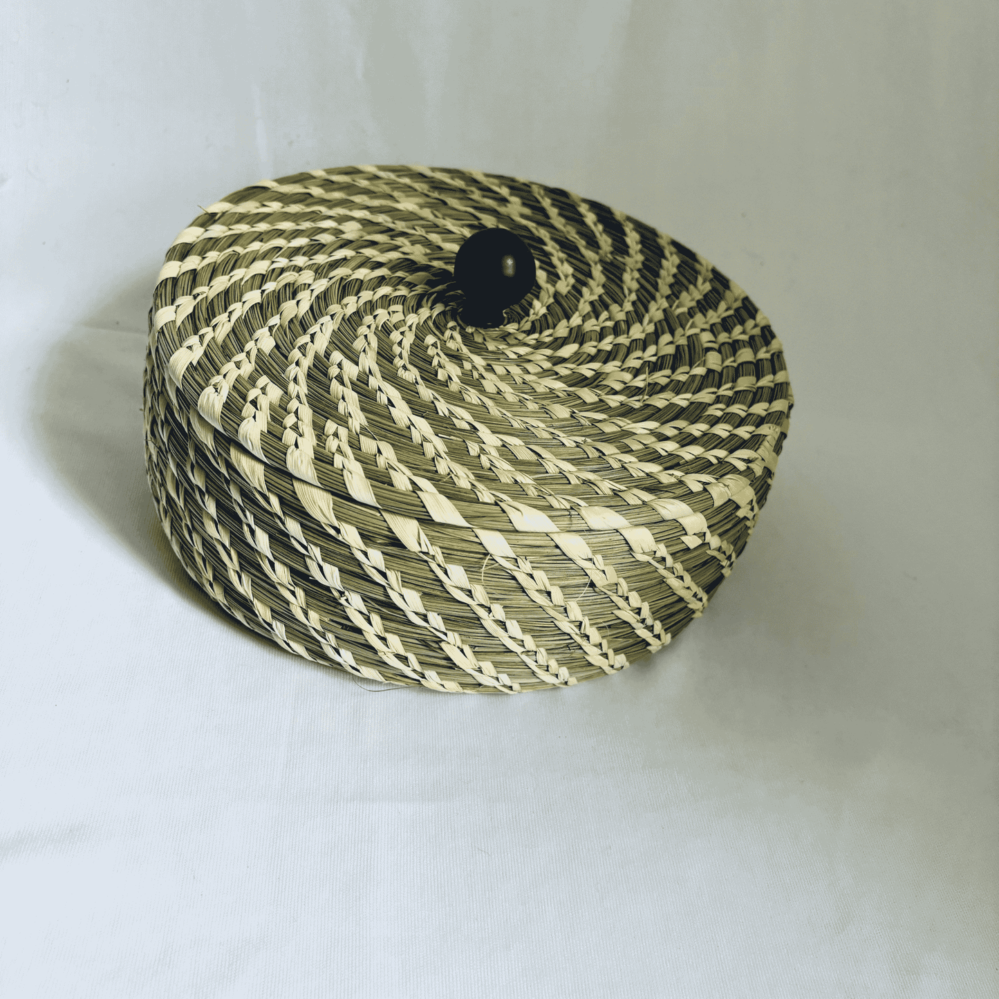 Handwoven Sabai Grass Round Box